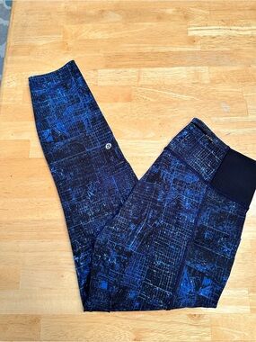 Lululemon leggings size 6